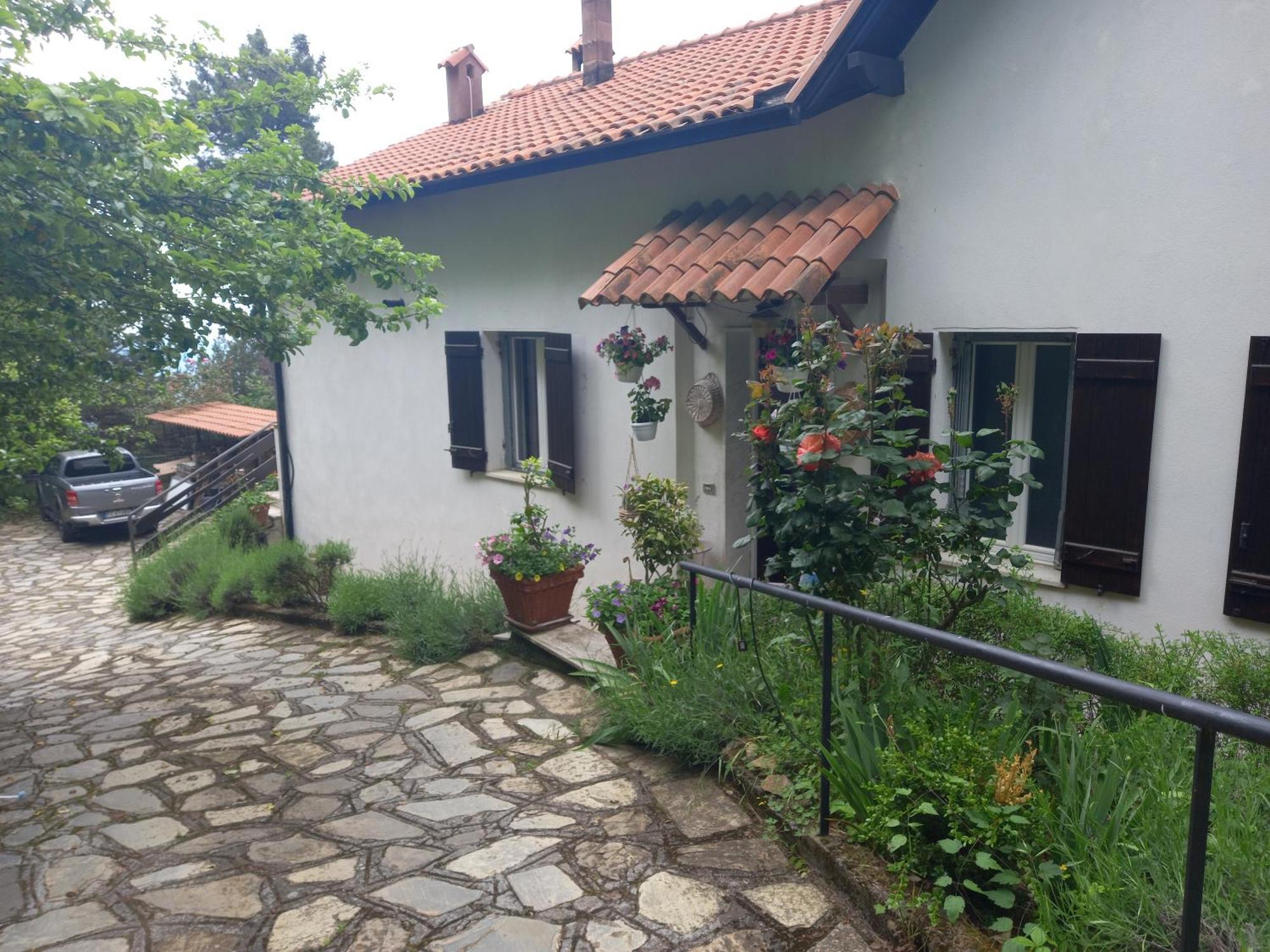 B&B Le Camelie Del Bosco Baiardo Екстериор снимка