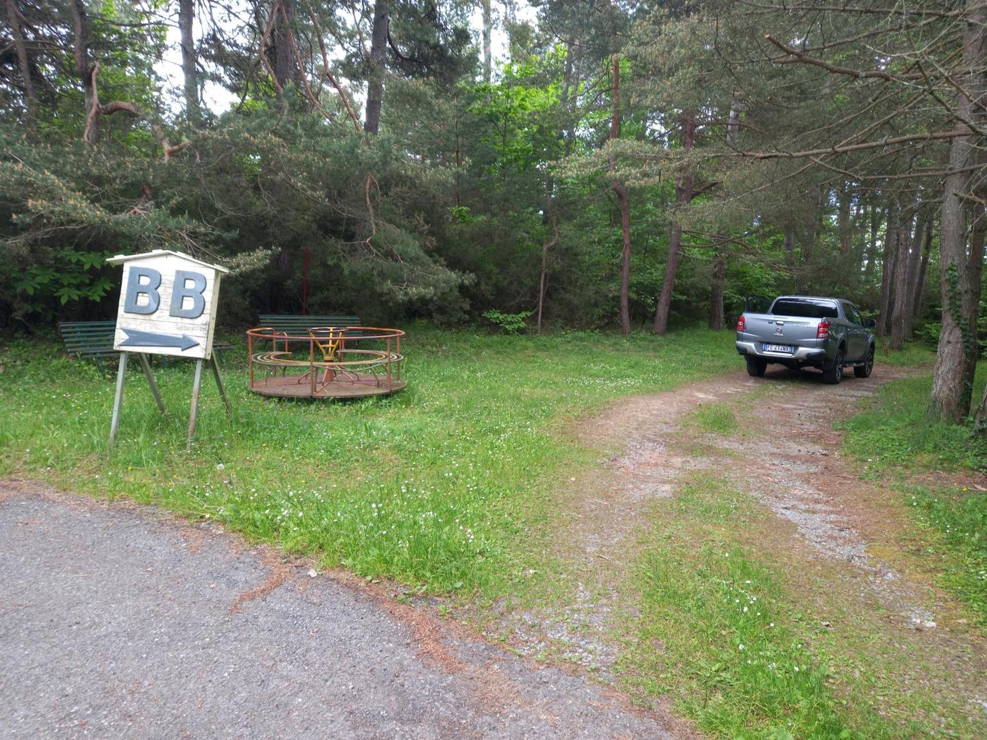 B&B Le Camelie Del Bosco Baiardo Екстериор снимка