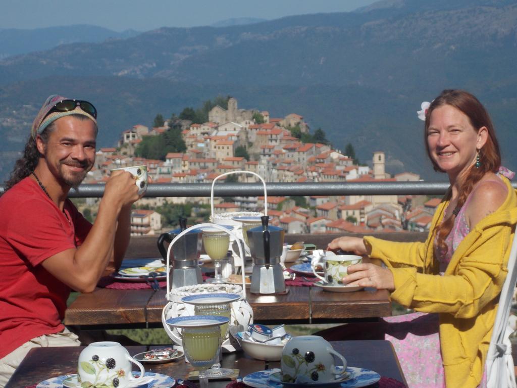 B&B Le Camelie Del Bosco Baiardo Екстериор снимка
