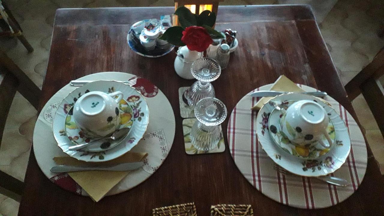 B&B Le Camelie Del Bosco Baiardo Екстериор снимка