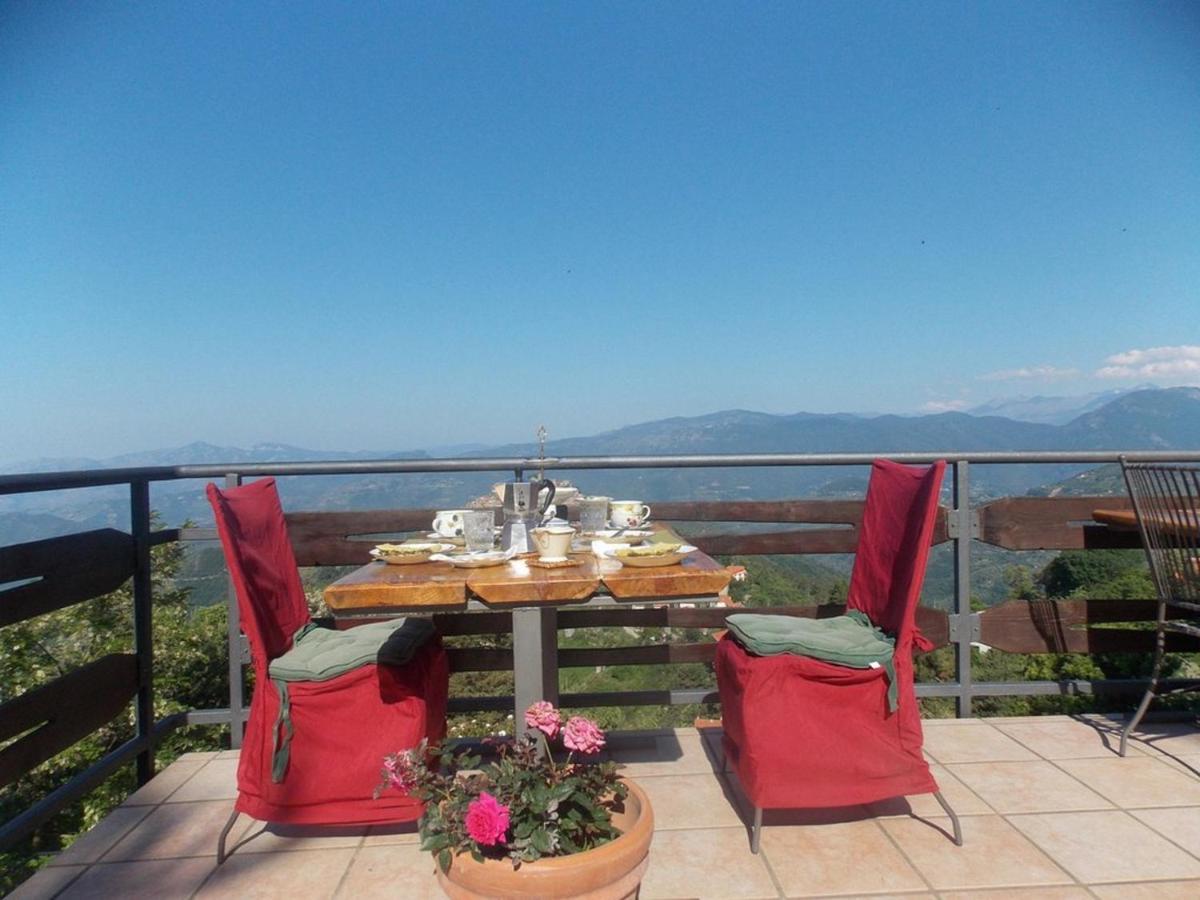 B&B Le Camelie Del Bosco Baiardo Екстериор снимка